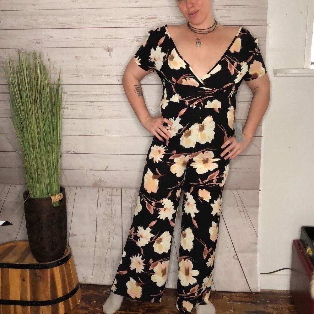 Nordstrom Velvet Torch v-neck jumpsuit floral szL